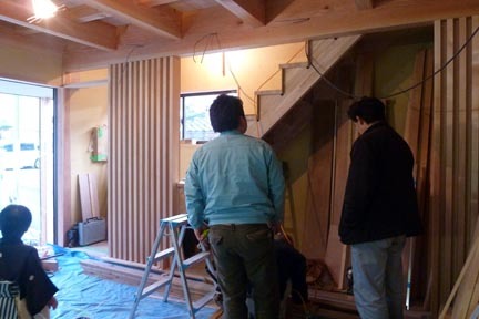 111127_真山邸_休日は住まいづくり.jpg